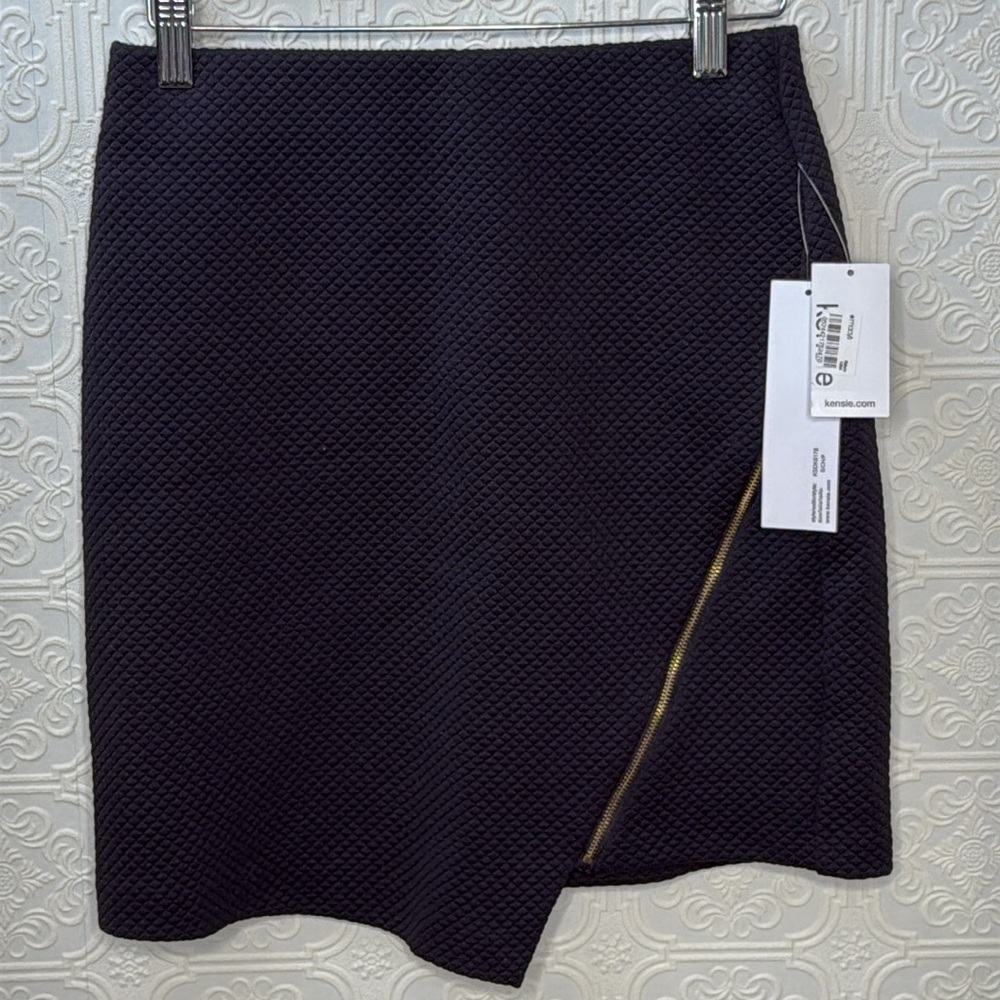 KENSIE | Black Texture Mini Skirt with Angle Zipper Detail, Size S, NWT